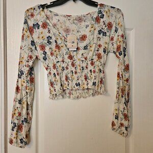 NWT SELFIE Floral Long Sleeve V-Neck Cropped Top Size S